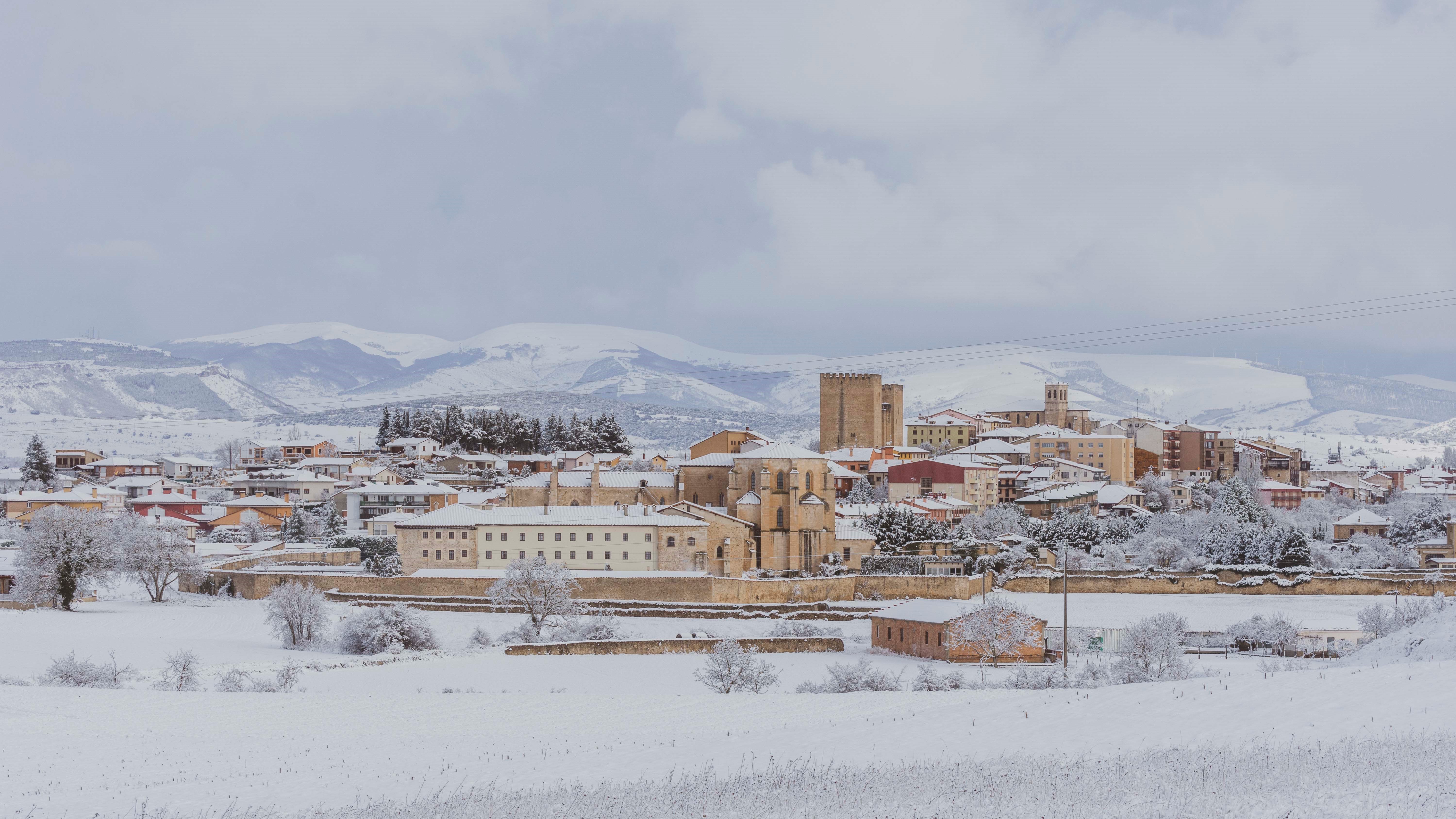 La nieve llega a Medina de Pomar