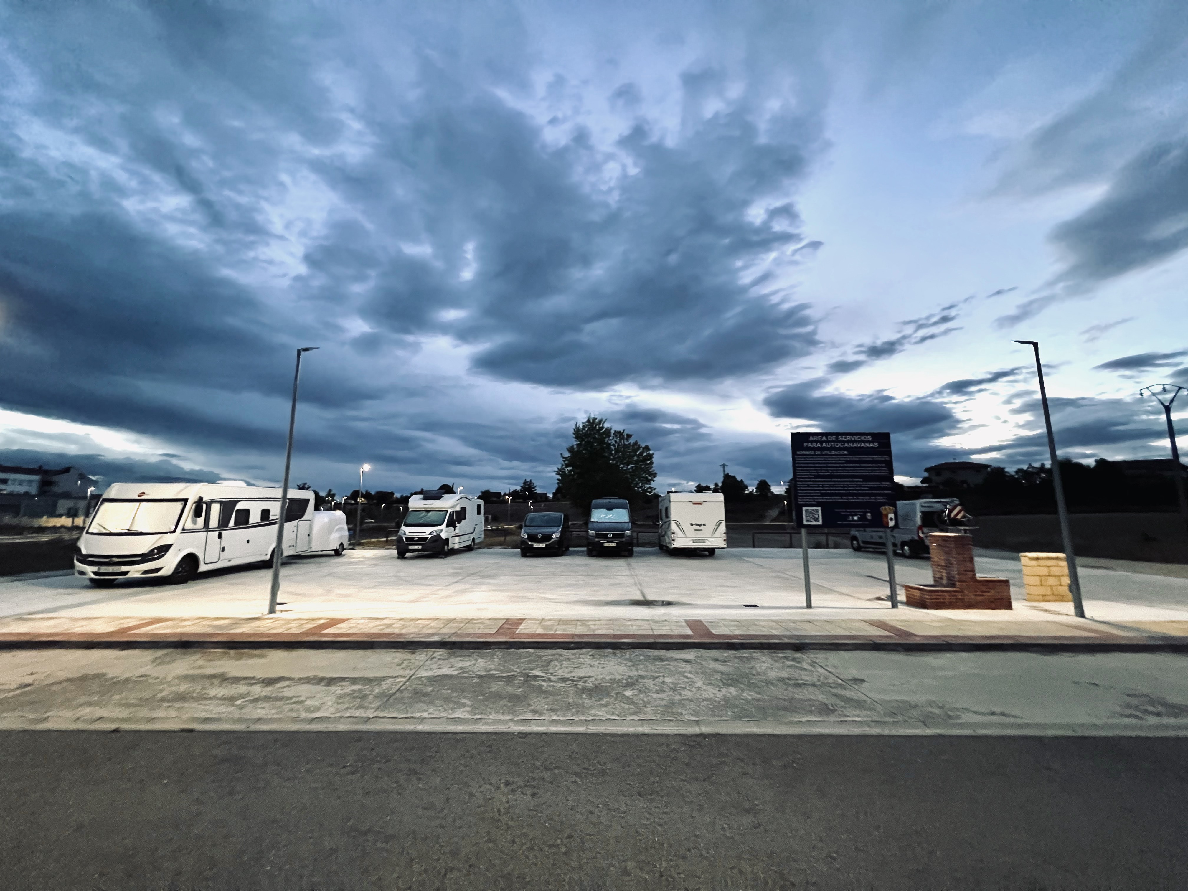 El área de servicio para autocaravanas comienza a recibir a los primeros autocaravanistas