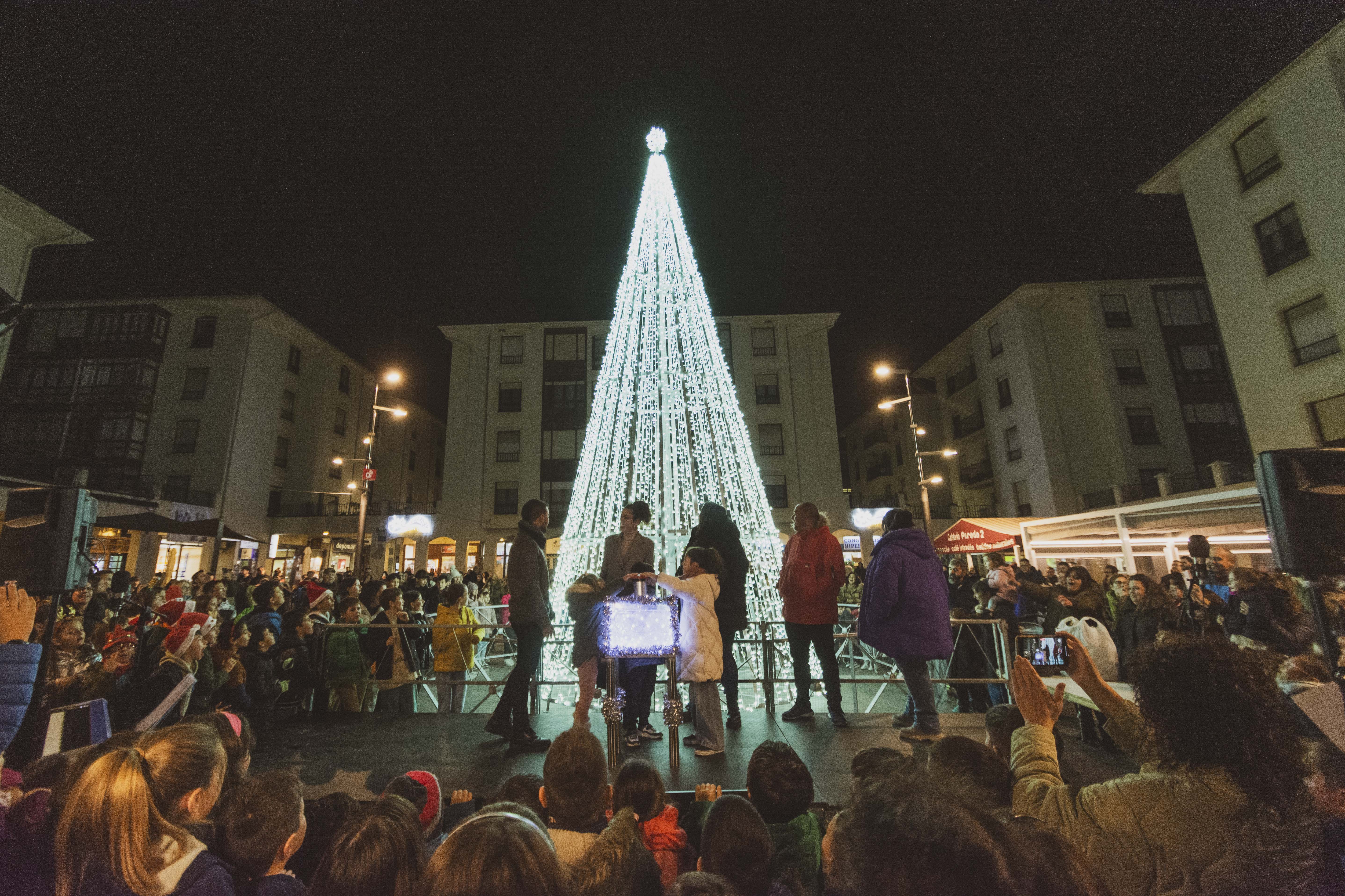 Medina de Pomar ya ha encendido la Navidad