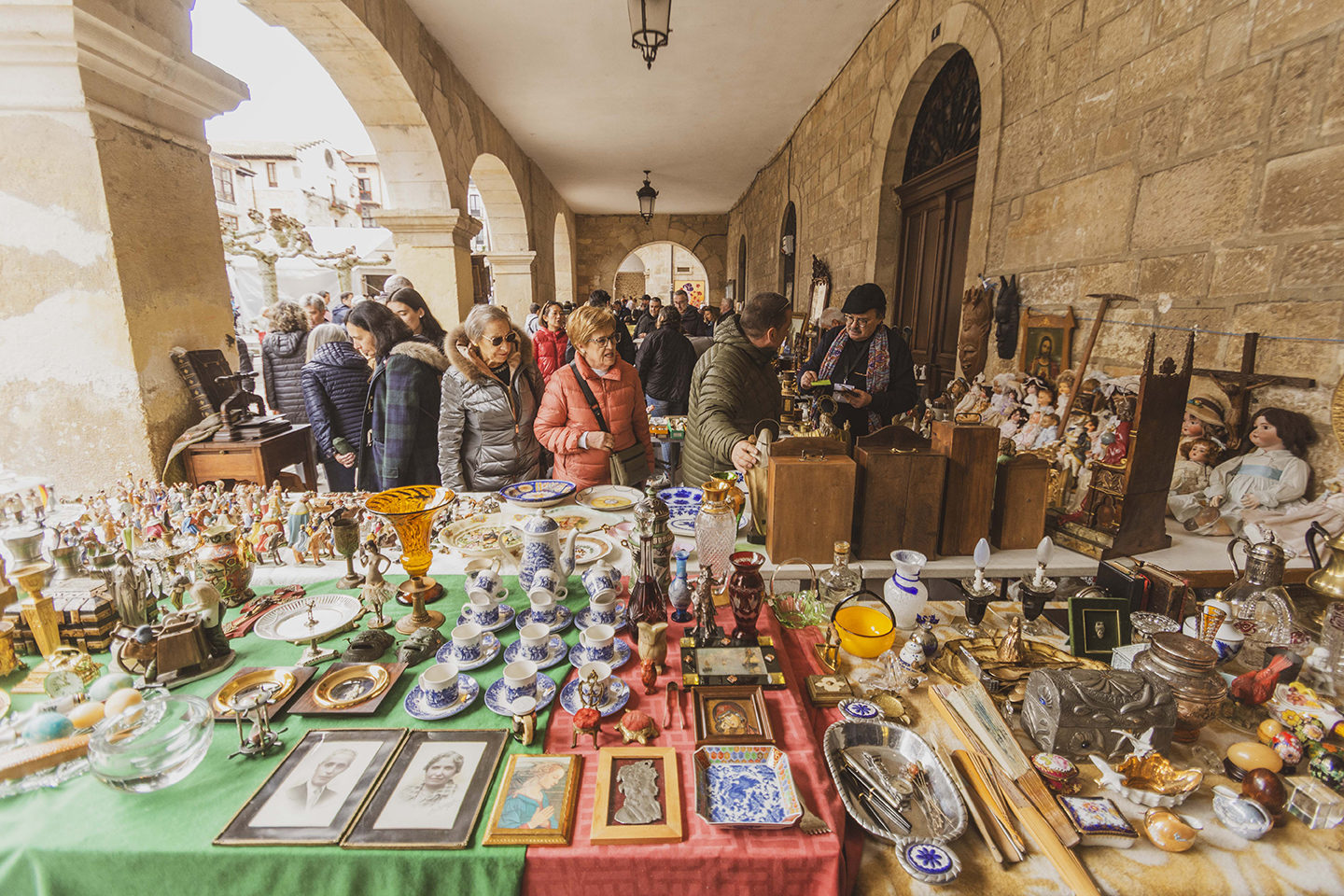 Medina de Pomar se llena de antigüedades y artesanía este fin de semana con ANTICO