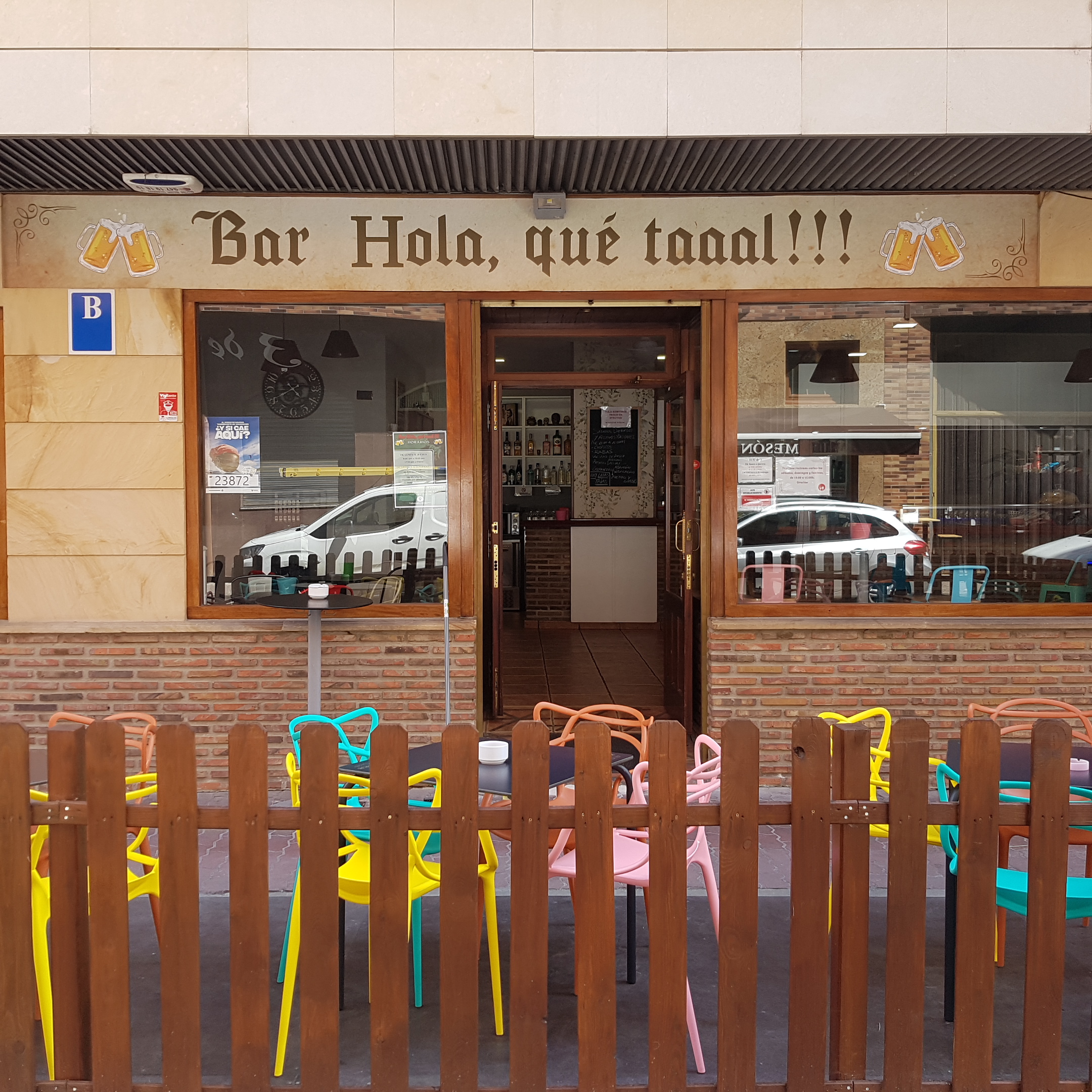 Bar "Hola, qué taaal!!!"