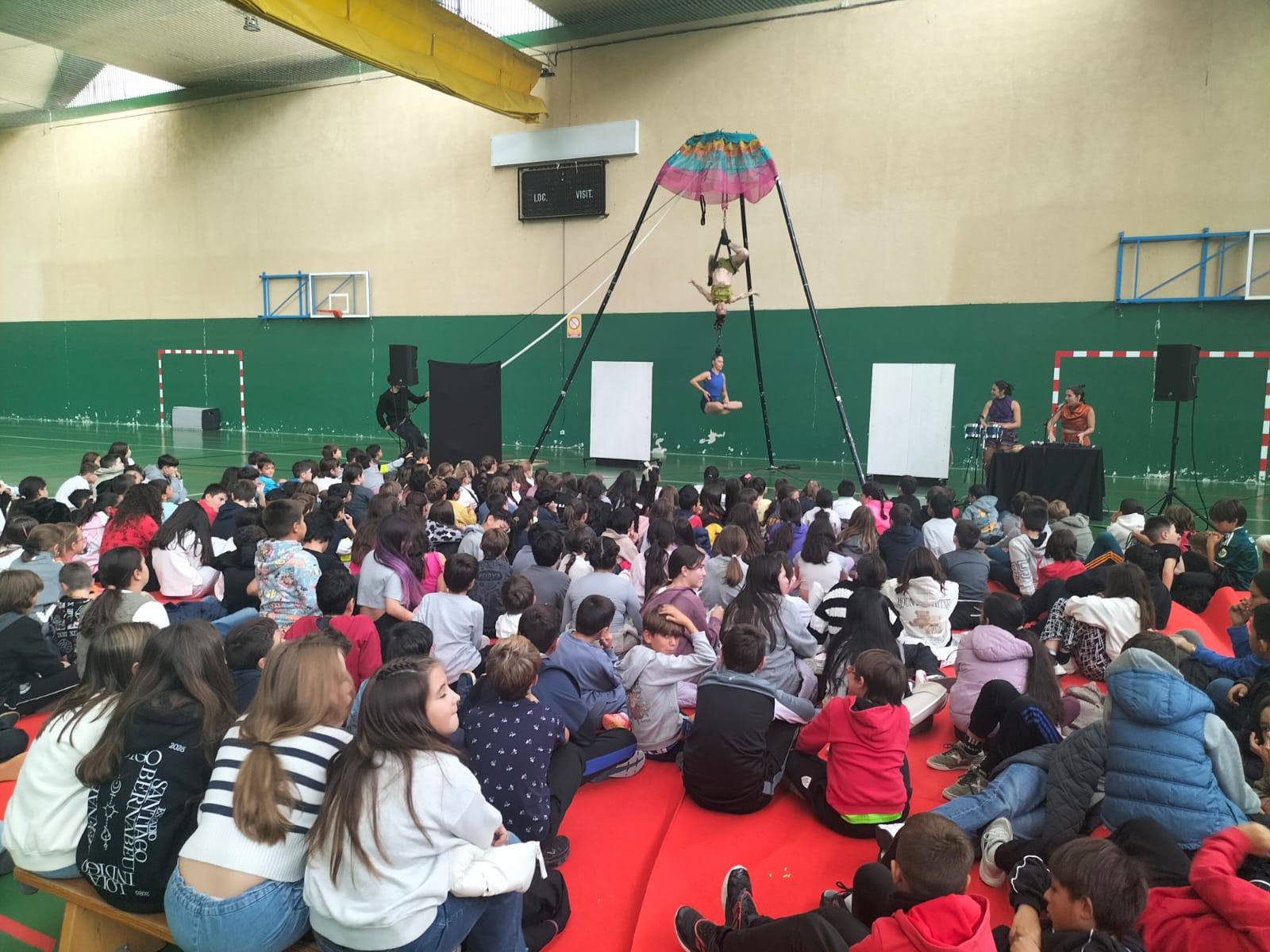 El festival Medina de Circo despierta la creatividad y la expresión del alumnado de Medina de Pomar